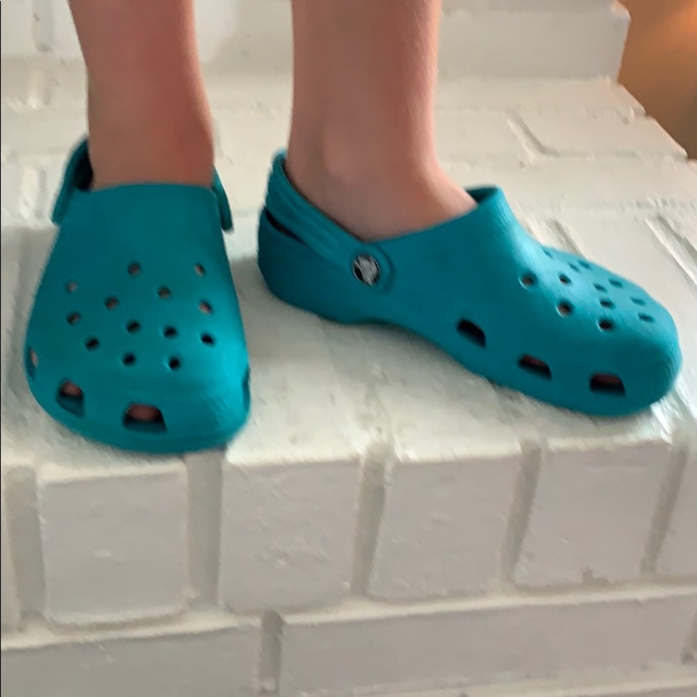 Crocs teal classic clog! 12/13